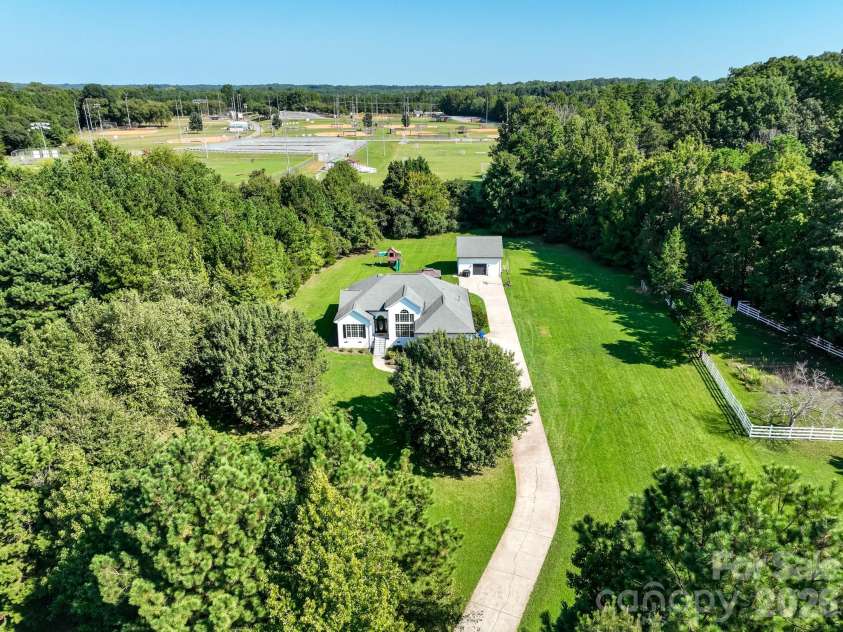 8025 Silver Maple Lane, Mint Hill, NC 28227.  MLS# CAR4420219, YatesRealty ID 50719. 