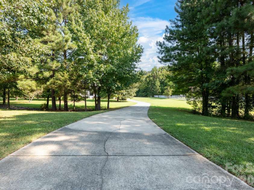 8025 Silver Maple Lane, Mint Hill, NC 28227.  MLS# CAR4420219, YatesRealty ID 50719. 