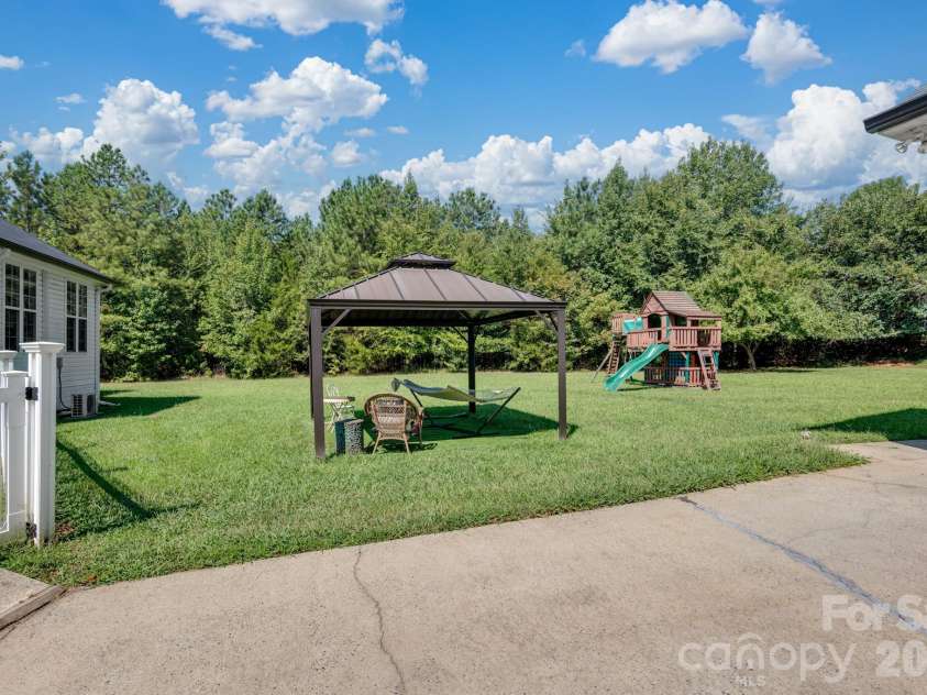 8025 Silver Maple Lane, Mint Hill, NC 28227.  MLS# CAR4420219, YatesRealty ID 50719. 