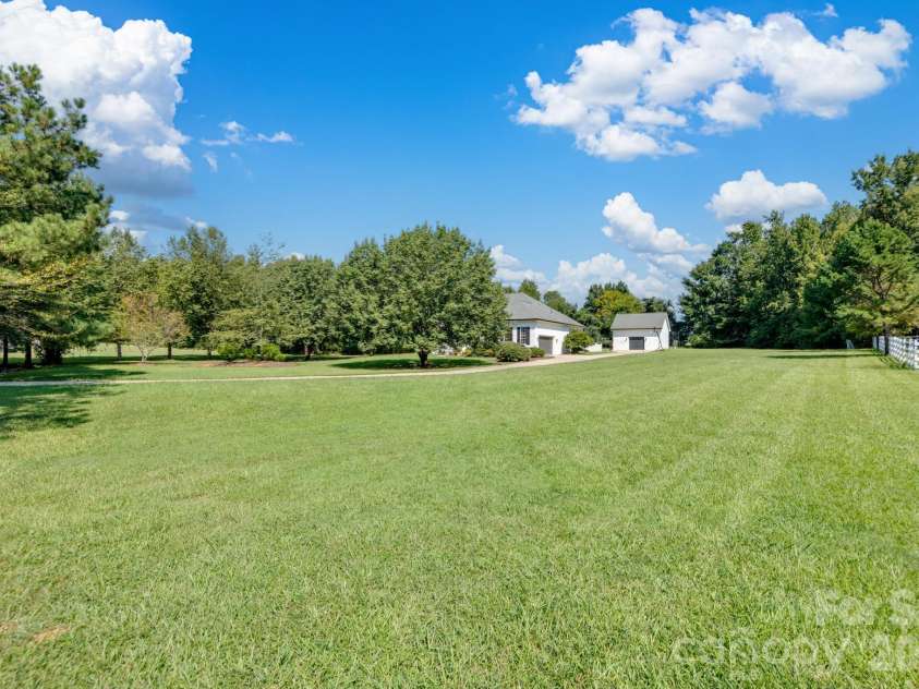 8025 Silver Maple Lane, Mint Hill, NC 28227.  MLS# CAR4420219, YatesRealty ID 50719. 