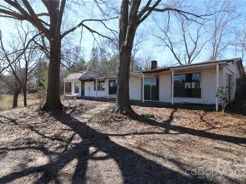 130 Song Sparrow Court, Rutherfordton, NC 28139.  MLS# CAR4225265, YatesRealty ID 5072. 