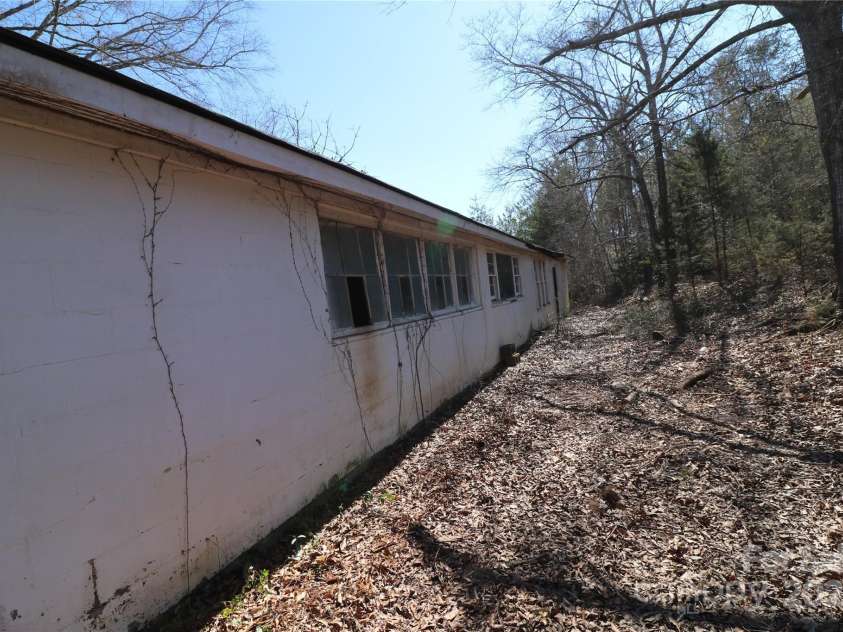 130 Song Sparrow Court, Rutherfordton, NC 28139.  MLS# CAR4225265, YatesRealty ID 5072. 