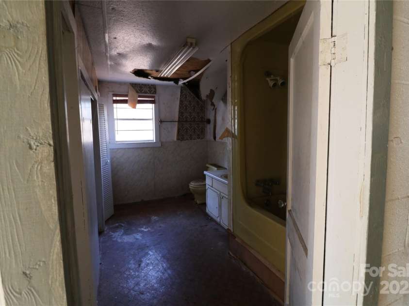 130 Song Sparrow Court, Rutherfordton, NC 28139.  MLS# CAR4225265, YatesRealty ID 5072. 