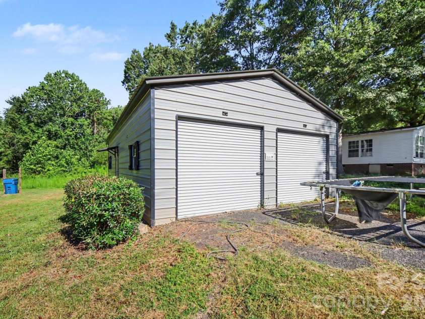 6555 Mcintosh Road, Stanley, NC 28164.  MLS# CAR4419756, YatesRealty ID 50725. 