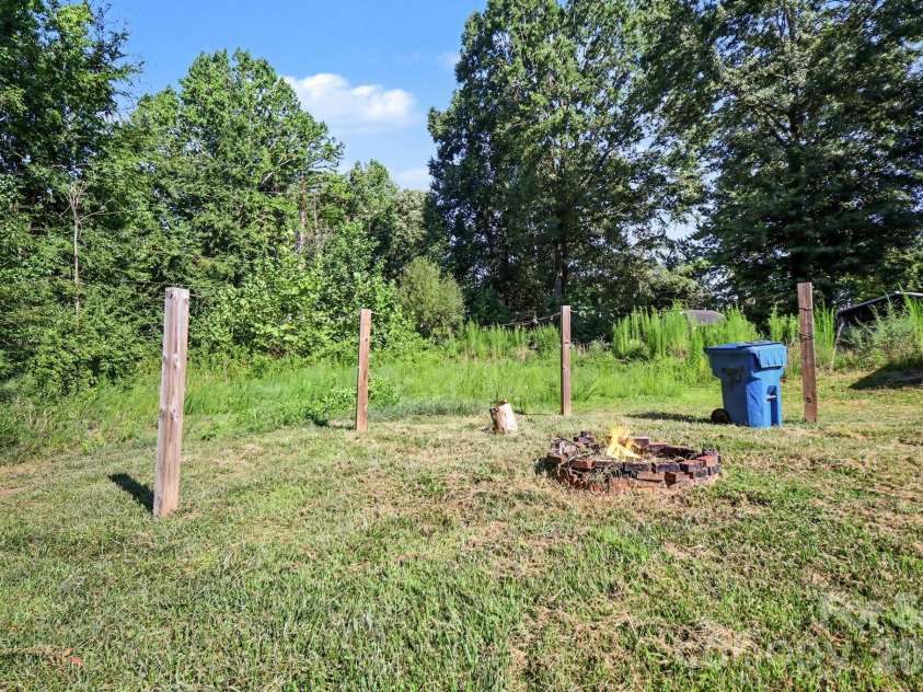 6555 Mcintosh Road, Stanley, NC 28164.  MLS# CAR4419756, YatesRealty ID 50725. 