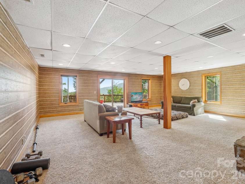 246 Puncheon Lane, Mars Hill, NC 28754.  MLS# CAR4423964, YatesRealty ID 50727. Family Room