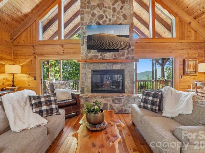 246 Puncheon Lane, Mars Hill, NC 28754.  MLS# CAR4423964, YatesRealty ID 50727. Welcome to This Immaculate Home