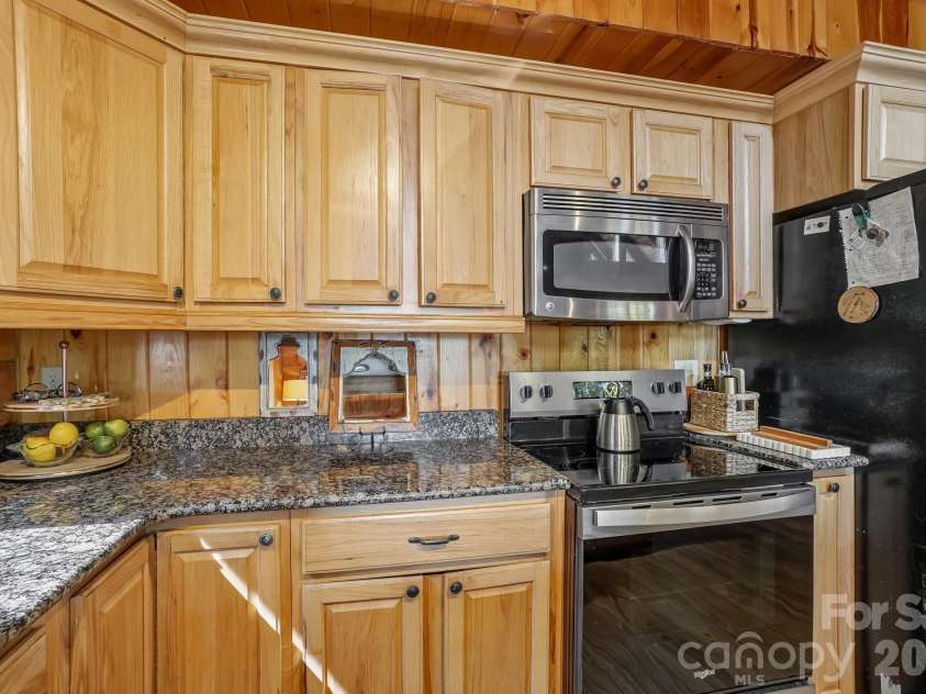 246 Puncheon Lane, Mars Hill, NC 28754.  MLS# CAR4423964, YatesRealty ID 50727. Well Thought-out Kitchen