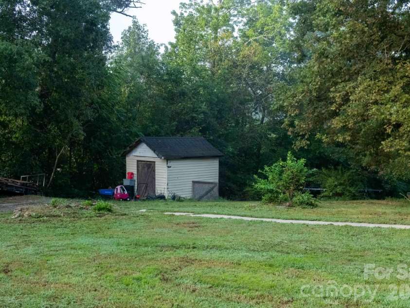 1219 Peak Place, Lenoir, NC 28645.  MLS# CAR4423462, YatesRealty ID 50728. 