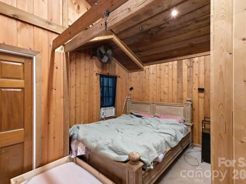 1219 Peak Place, Lenoir, NC 28645.  MLS# CAR4423462, YatesRealty ID 50728. 
