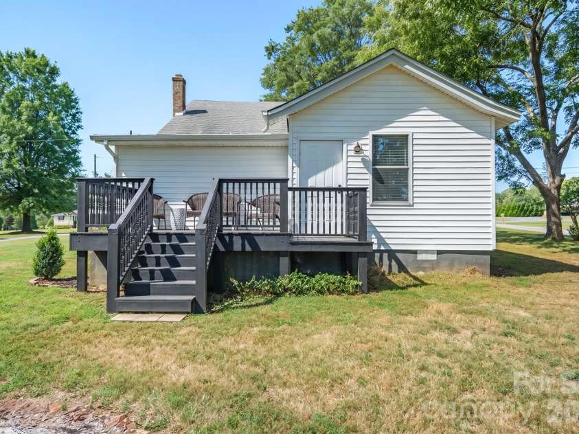 28032 Pole Running Road, Mount Pleasant, NC 28124.  MLS# CAR4421745, YatesRealty ID 50729. 