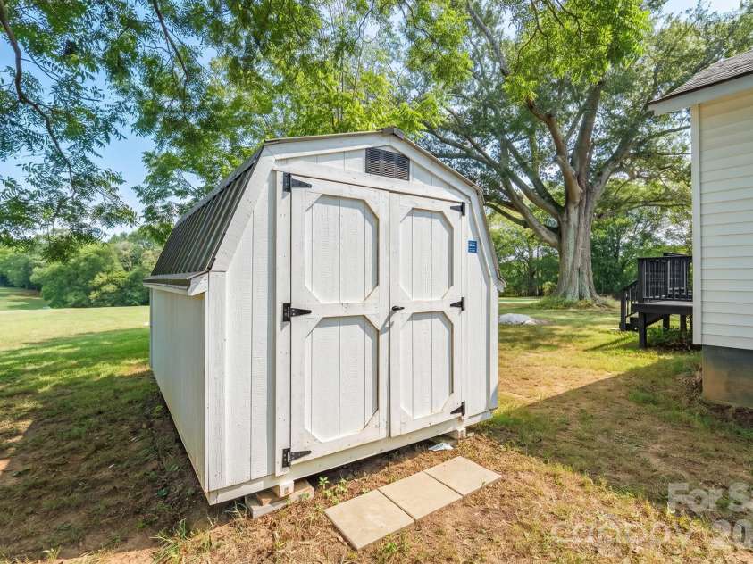28032 Pole Running Road, Mount Pleasant, NC 28124.  MLS# CAR4421745, YatesRealty ID 50729. 