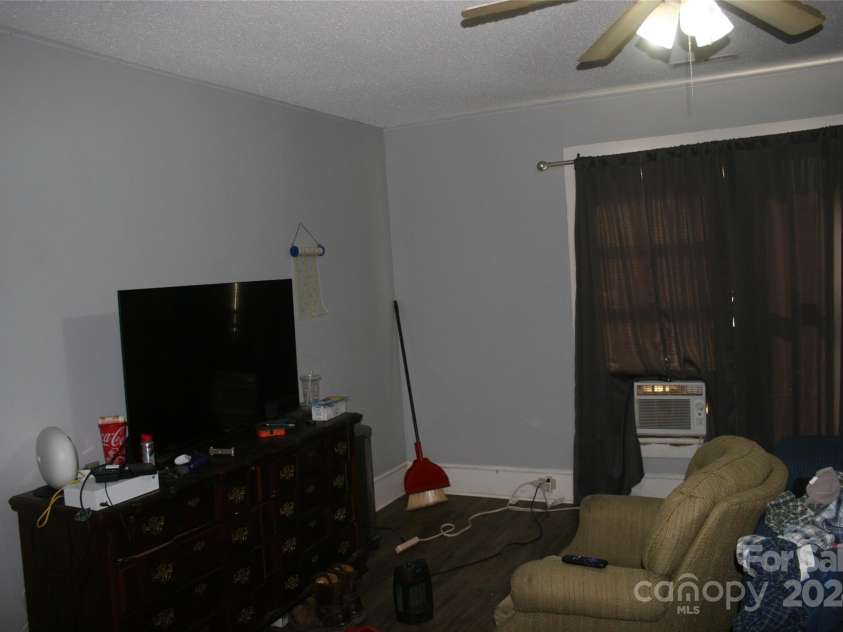 316 Government Street, Lincolnton, NC 28092.  MLS# CAR4194691, YatesRealty ID 5073. Apt B