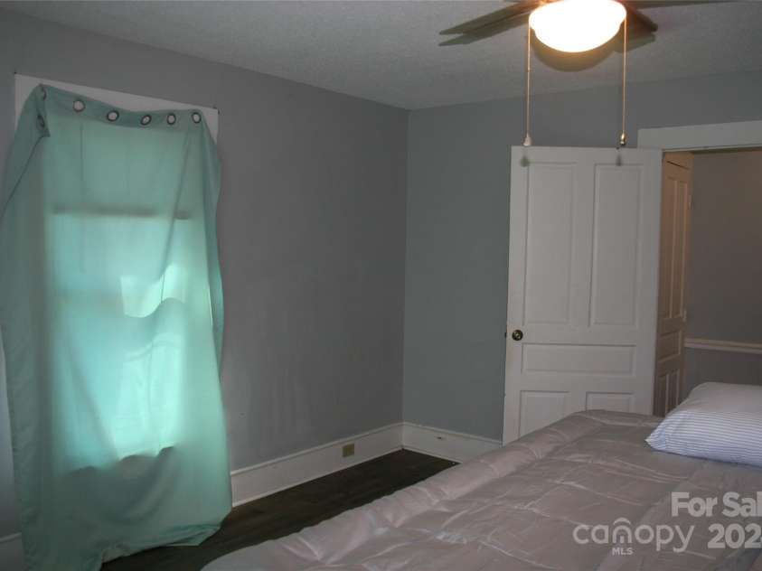 316 Government Street, Lincolnton, NC 28092.  MLS# CAR4194691, YatesRealty ID 5073. Apt B