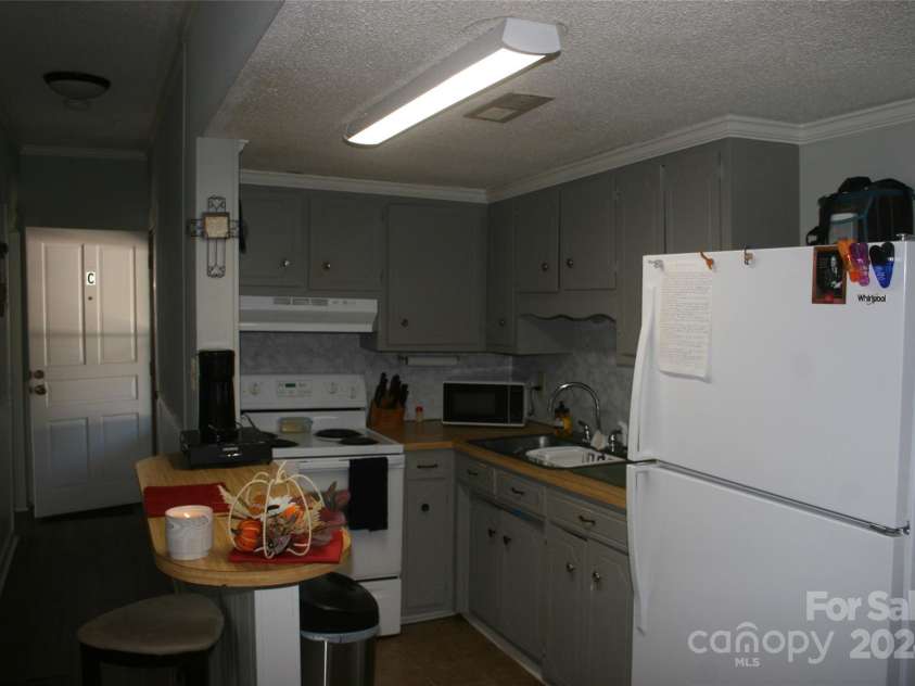 316 Government Street, Lincolnton, NC 28092.  MLS# CAR4194691, YatesRealty ID 5073. Apt C