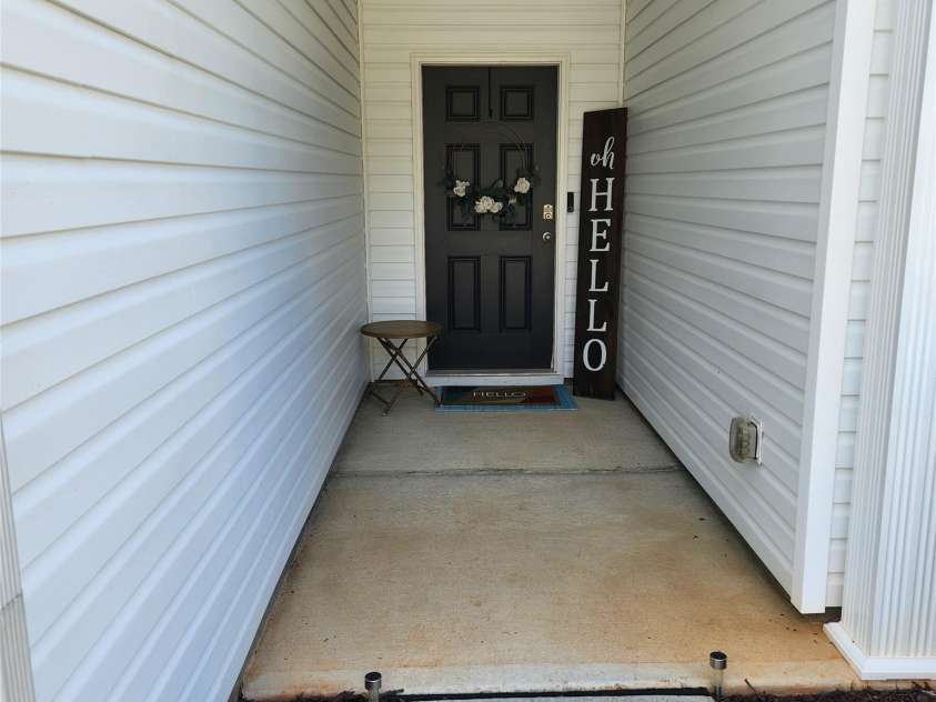 8623 Ballard Hills Court, Charlotte, NC 28215.  MLS# CAR4424301, YatesRealty ID 50730. 