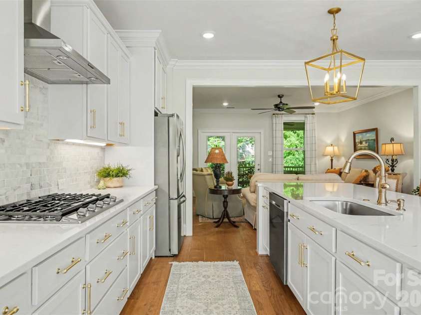 3743 Keyworth Way, Indian Land, SC 29707.  MLS# CAR4418054, YatesRealty ID 50731. A clean, bright kitchen with modern detailing.