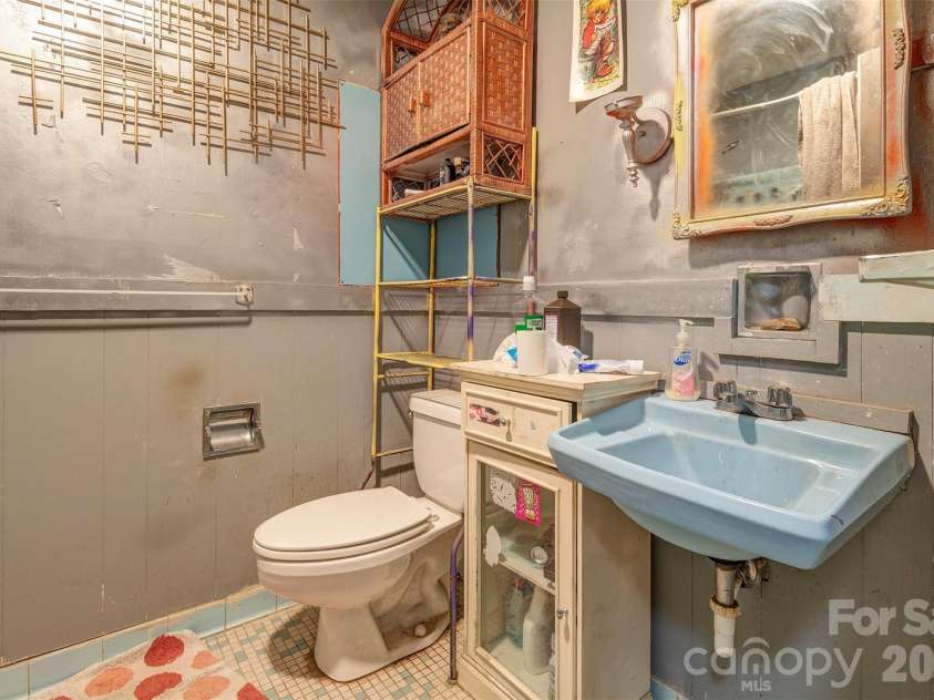 41 and 51 Bird View Drive, Clyde, NC 28721.  MLS# CAR4415815, YatesRealty ID 50732. 41 Bird ViewGuest Full Bath