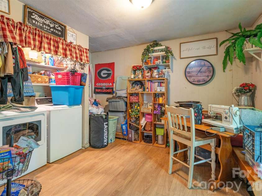41 and 51 Bird View Drive, Clyde, NC 28721.  MLS# CAR4415815, YatesRealty ID 50732. 51 Bird ViewDining/Laundry