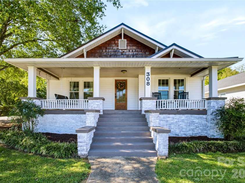 308 Union Street, Maiden, NC 28650.  MLS# CAR4423675, YatesRealty ID 50733. 
