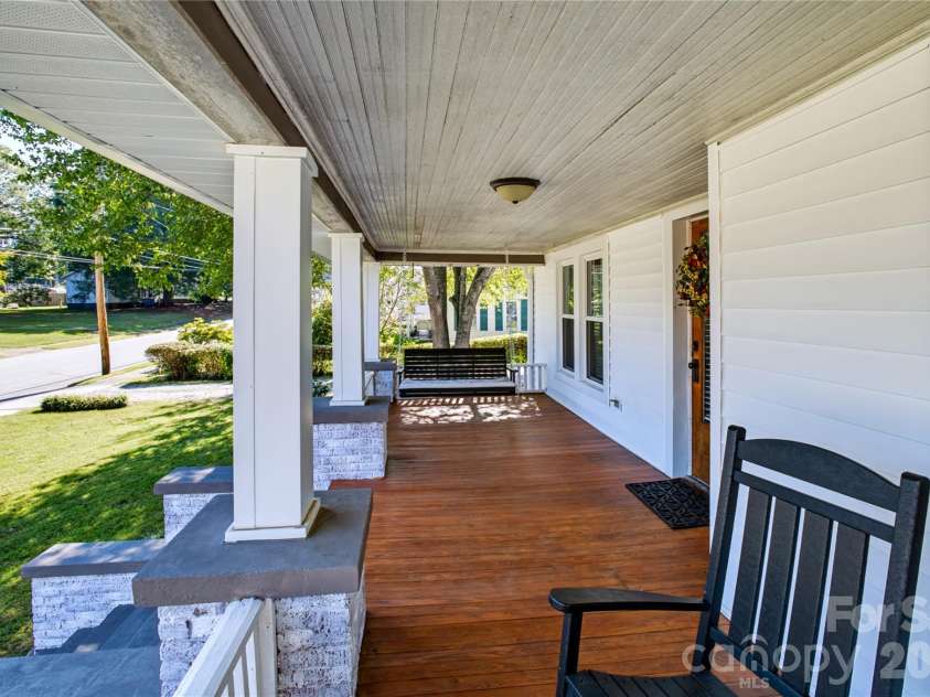 308 Union Street, Maiden, NC 28650.  MLS# CAR4423675, YatesRealty ID 50733. 