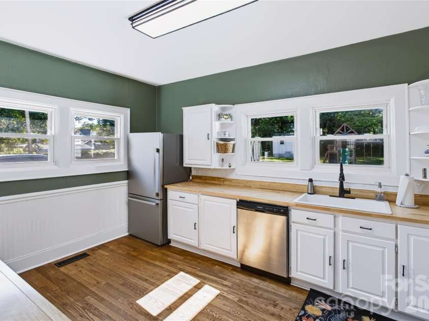 308 Union Street, Maiden, NC 28650.  MLS# CAR4423675, YatesRealty ID 50733. 