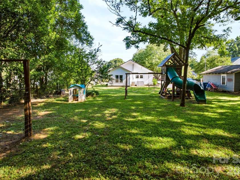 308 Union Street, Maiden, NC 28650.  MLS# CAR4423675, YatesRealty ID 50733. 