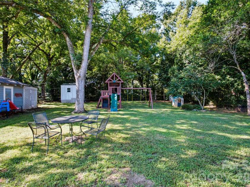 308 Union Street, Maiden, NC 28650.  MLS# CAR4423675, YatesRealty ID 50733. 