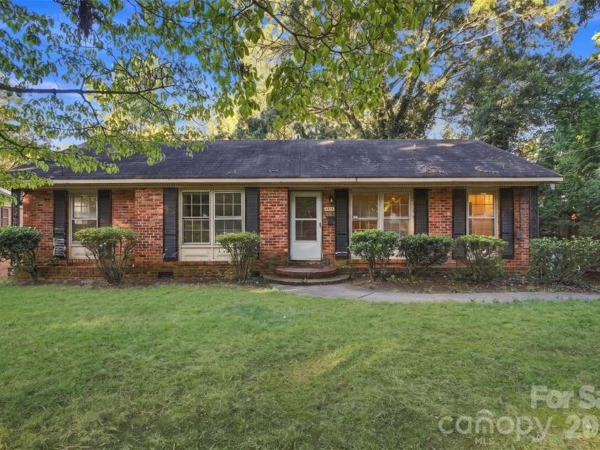 1518 Keeling Place, Charlotte, NC 28210.  MLS# CAR4422796, YatesRealty ID 50734. 