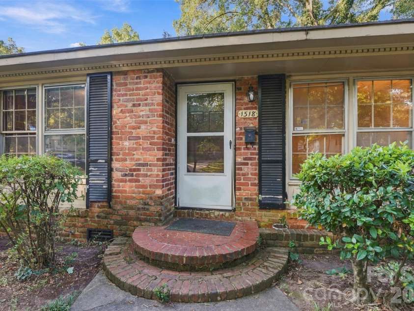 1518 Keeling Place, Charlotte, NC 28210.  MLS# CAR4422796, YatesRealty ID 50734. 