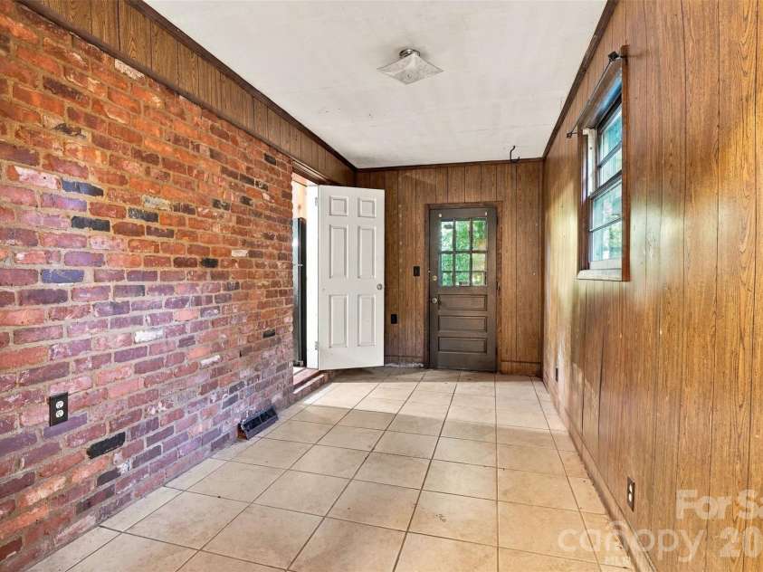 1518 Keeling Place, Charlotte, NC 28210.  MLS# CAR4422796, YatesRealty ID 50734. 