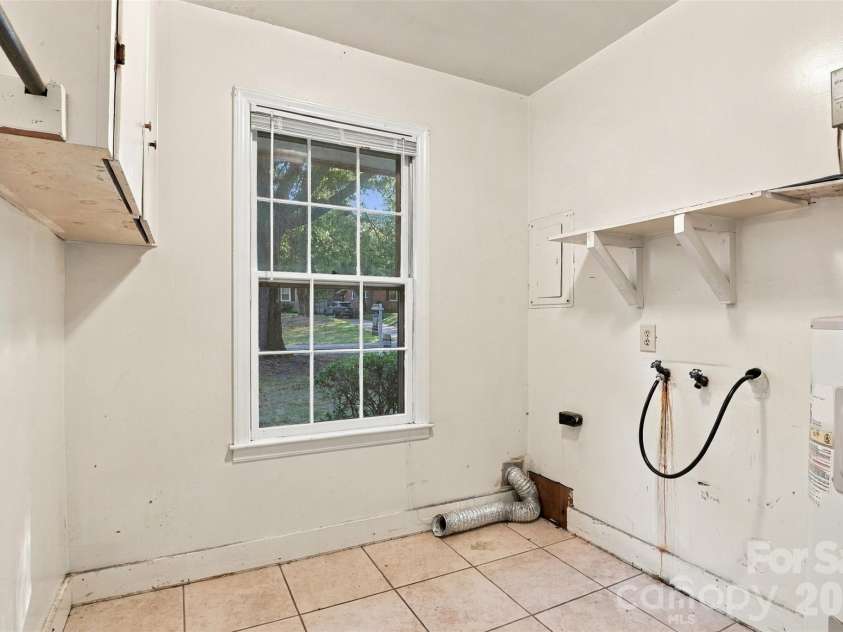 1518 Keeling Place, Charlotte, NC 28210.  MLS# CAR4422796, YatesRealty ID 50734. 