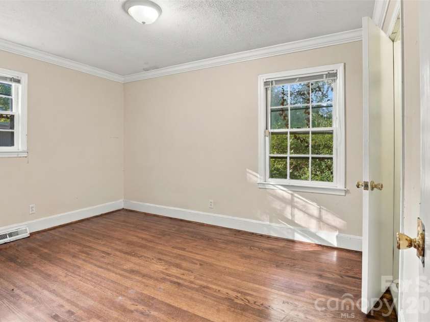 1518 Keeling Place, Charlotte, NC 28210.  MLS# CAR4422796, YatesRealty ID 50734. 