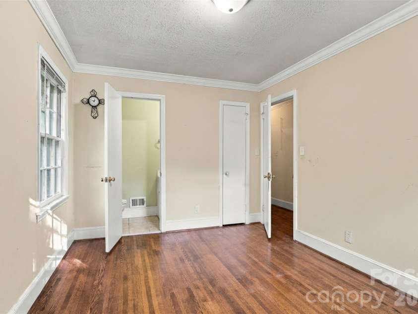 1518 Keeling Place, Charlotte, NC 28210.  MLS# CAR4422796, YatesRealty ID 50734. 