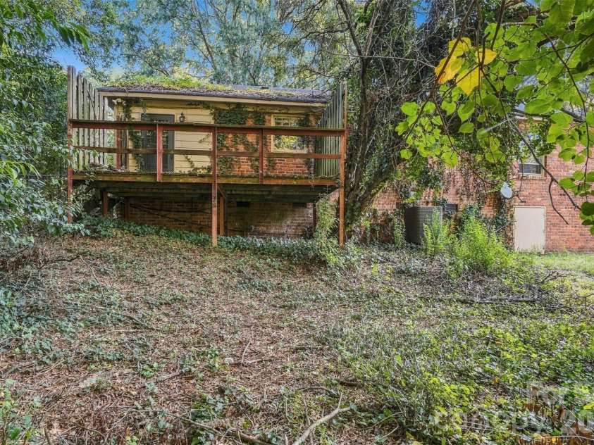 1518 Keeling Place, Charlotte, NC 28210.  MLS# CAR4422796, YatesRealty ID 50734. 