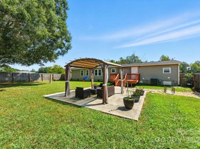 1001 Olde Creek Trail, Concord, NC 28025.  MLS# CAR4311037, YatesRealty ID 50739. 