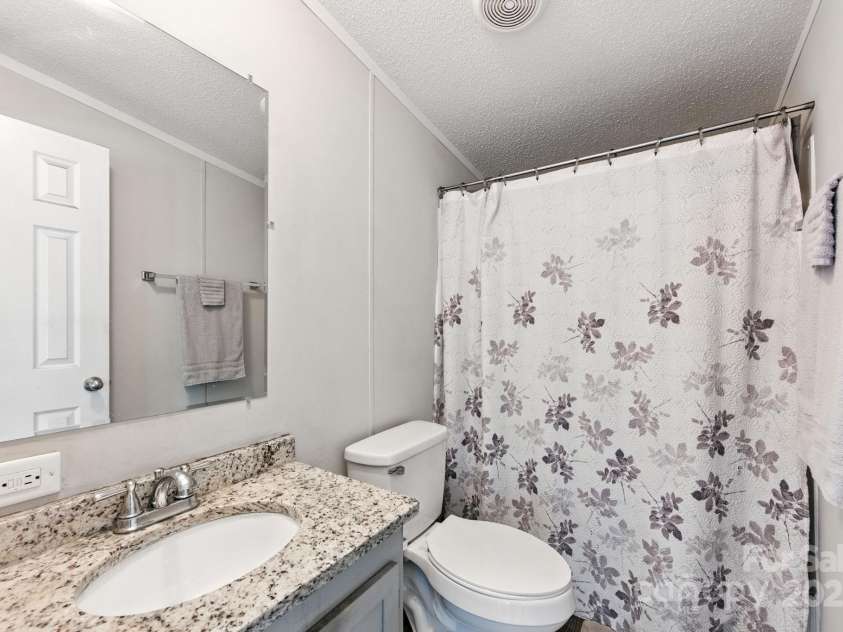 1001 Olde Creek Trail, Concord, NC 28025.  MLS# CAR4311037, YatesRealty ID 50739. Second Full Bath