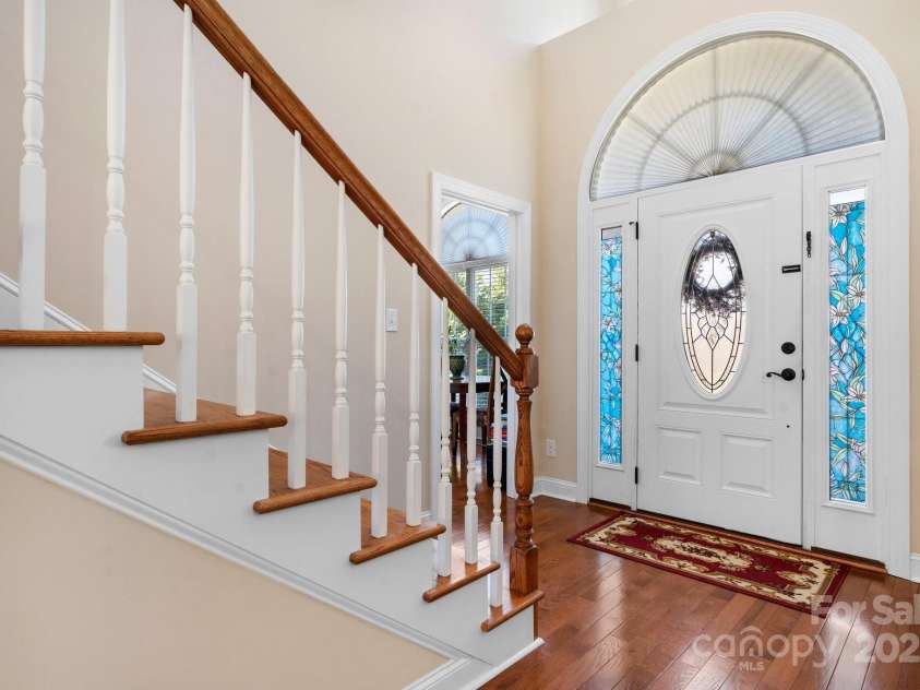 3815 10th Street, Hickory, NC 28601.  MLS# CAR4232385, YatesRealty ID 5074. 