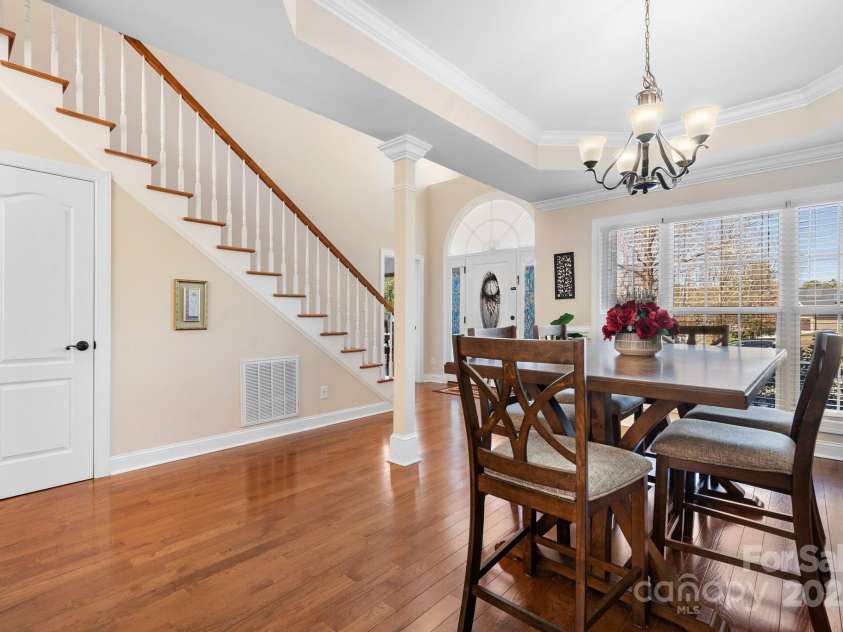 3815 10th Street, Hickory, NC 28601.  MLS# CAR4232385, YatesRealty ID 5074. 