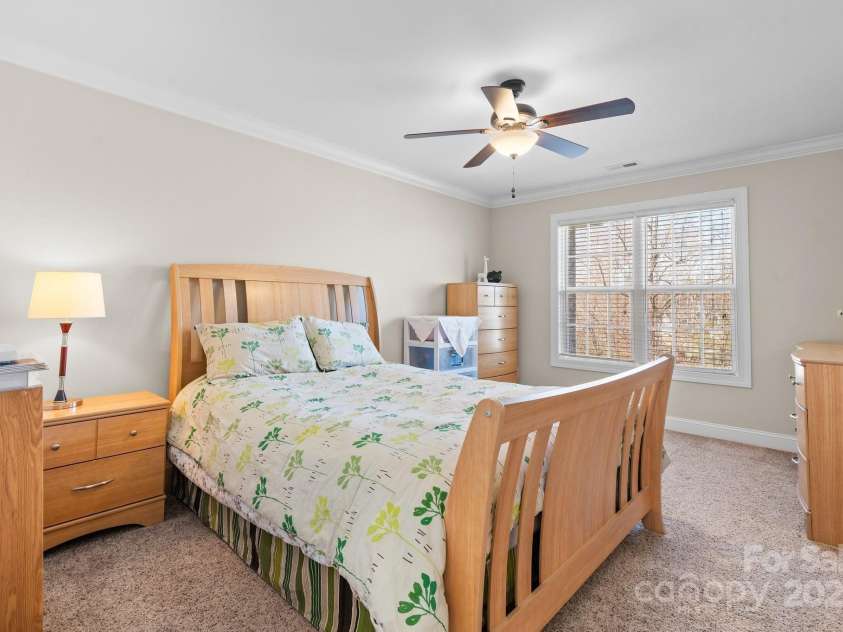 3815 10th Street, Hickory, NC 28601.  MLS# CAR4232385, YatesRealty ID 5074. 