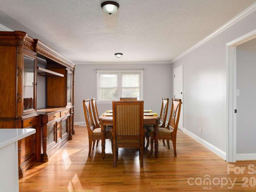 112 Delta Street, Lexington, NC 27295.  MLS# CAR4424343, YatesRealty ID 50740. 