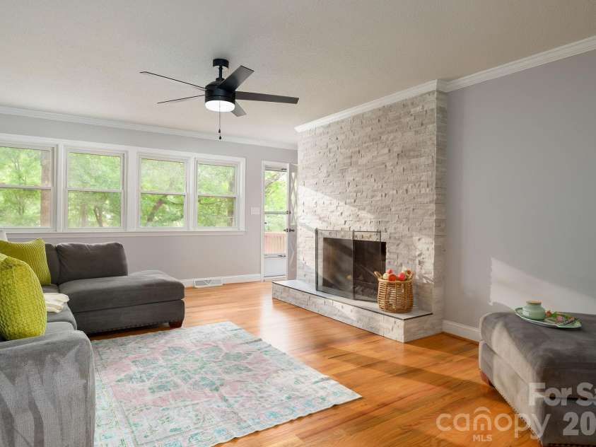 112 Delta Street, Lexington, NC 27295.  MLS# CAR4424343, YatesRealty ID 50740. 