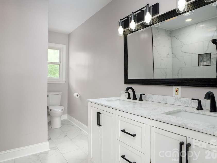 112 Delta Street, Lexington, NC 27295.  MLS# CAR4424343, YatesRealty ID 50740. 