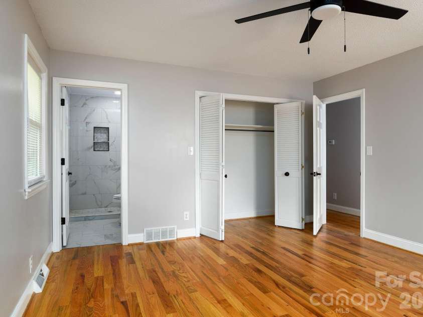 112 Delta Street, Lexington, NC 27295.  MLS# CAR4424343, YatesRealty ID 50740. 