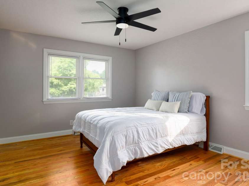 112 Delta Street, Lexington, NC 27295.  MLS# CAR4424343, YatesRealty ID 50740. 