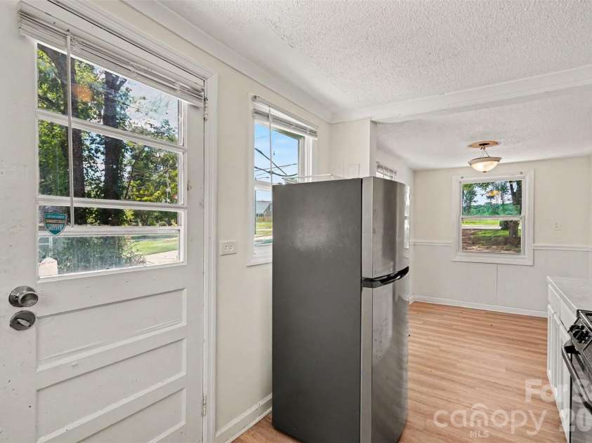 8232 Starnes Randall Road, Charlotte, NC 28215.  MLS# CAR4401795, YatesRealty ID 50741. 