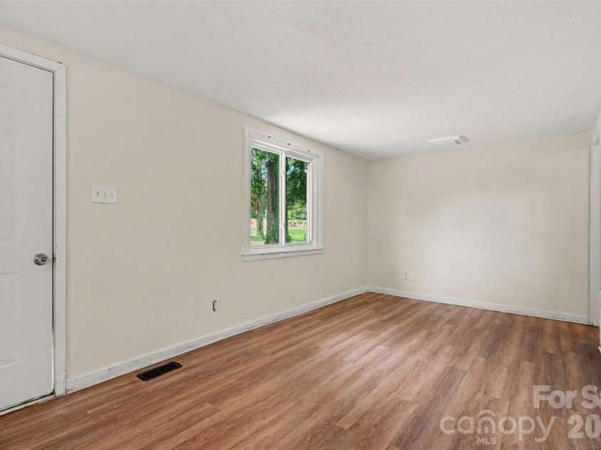8232 Starnes Randall Road, Charlotte, NC 28215.  MLS# CAR4401795, YatesRealty ID 50741. 