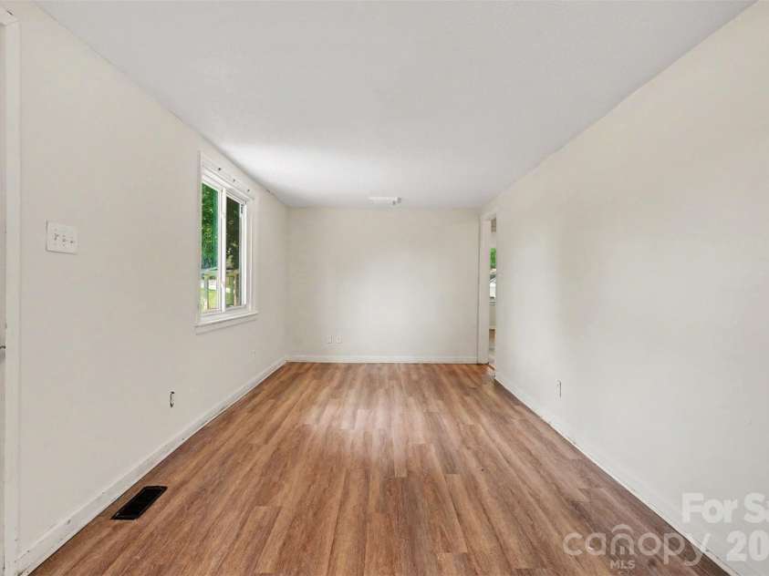 8232 Starnes Randall Road, Charlotte, NC 28215.  MLS# CAR4401795, YatesRealty ID 50741. 