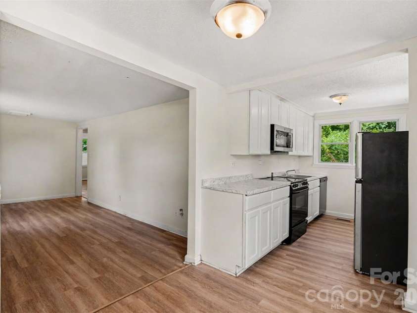 8232 Starnes Randall Road, Charlotte, NC 28215.  MLS# CAR4401795, YatesRealty ID 50741. 