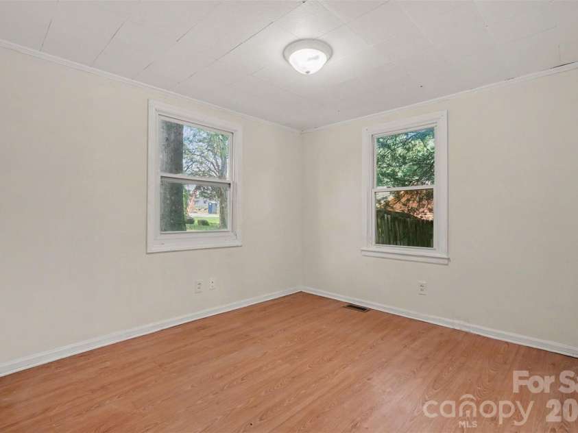 8232 Starnes Randall Road, Charlotte, NC 28215.  MLS# CAR4401795, YatesRealty ID 50741. 